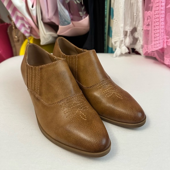 Frye and Co. Saddle Tan Clogs Size 6 - Picture 1 of 10